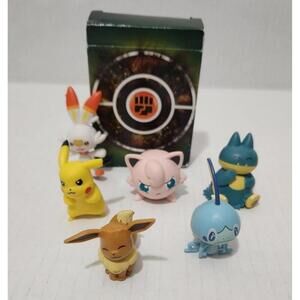 Pokemon bundle deck of 60 cards and 6 mini pokemons